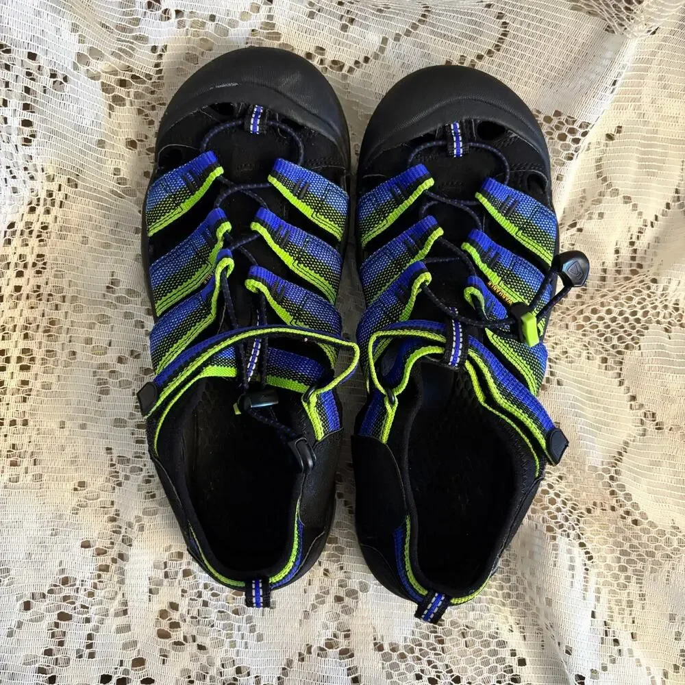 Keen Newport H2 Boy's Youth Size 7 Sandals